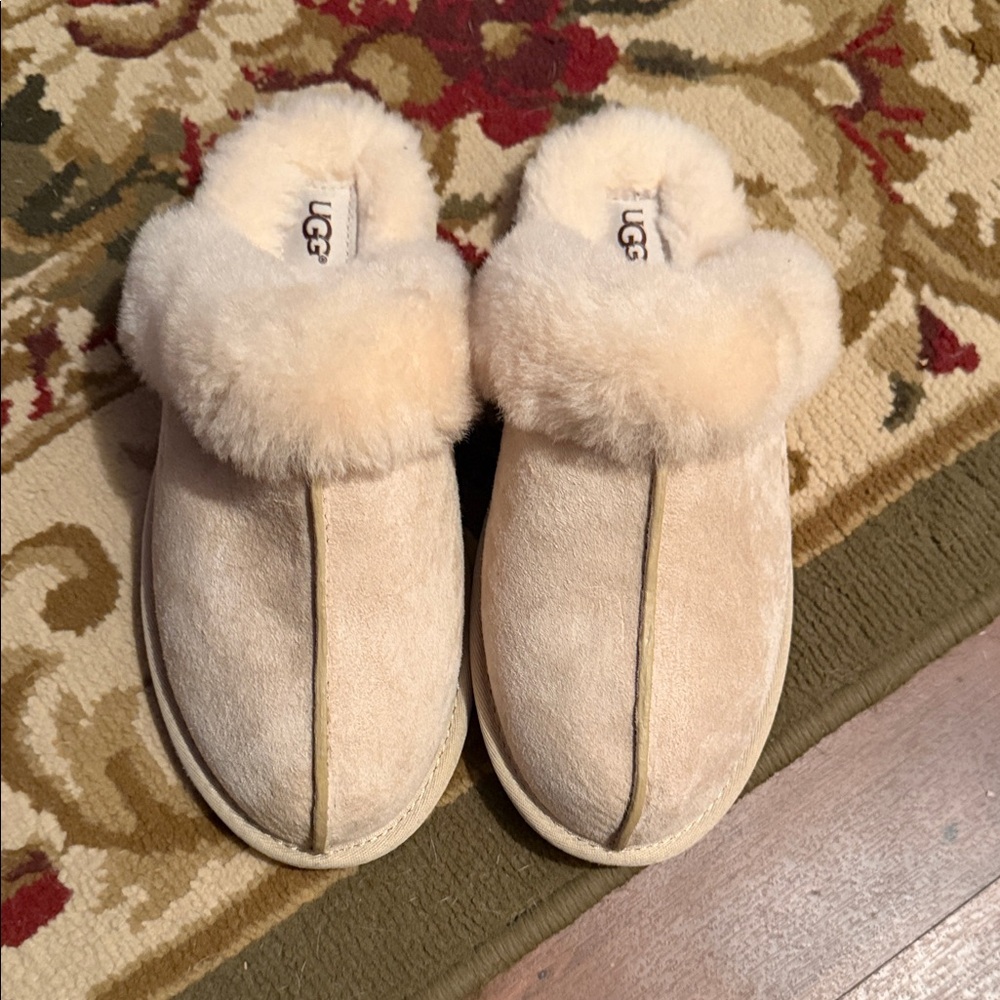 NEW ~ UGG Slip-On’s
